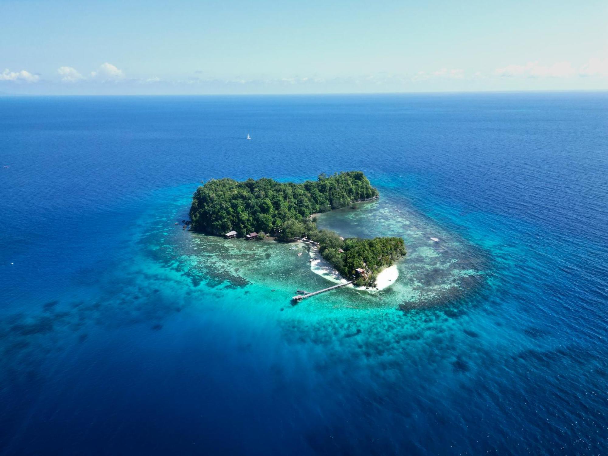 Bolilanga Island Resort - Togean Island Angkayo Bagian luar foto