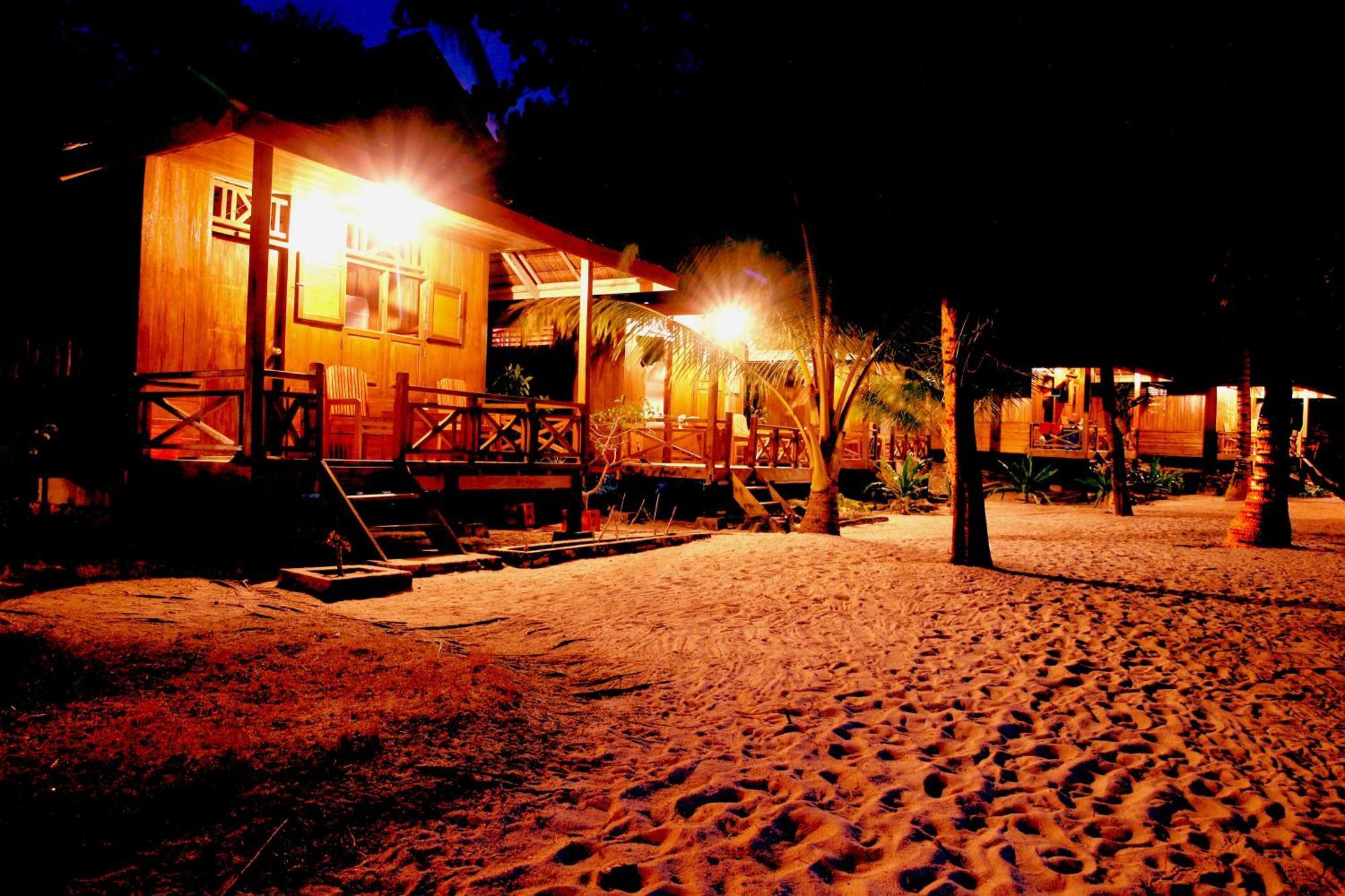 Bolilanga Island Resort - Togean Island Angkayo Bagian luar foto