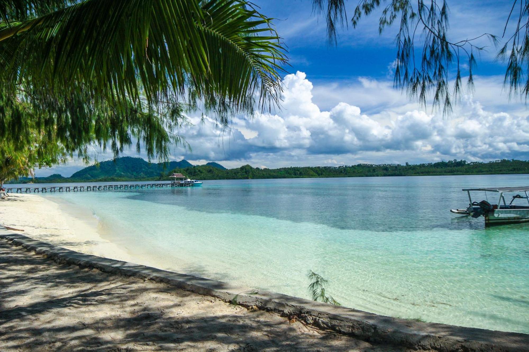 Bolilanga Island Resort - Togean Island Angkayo Bagian luar foto