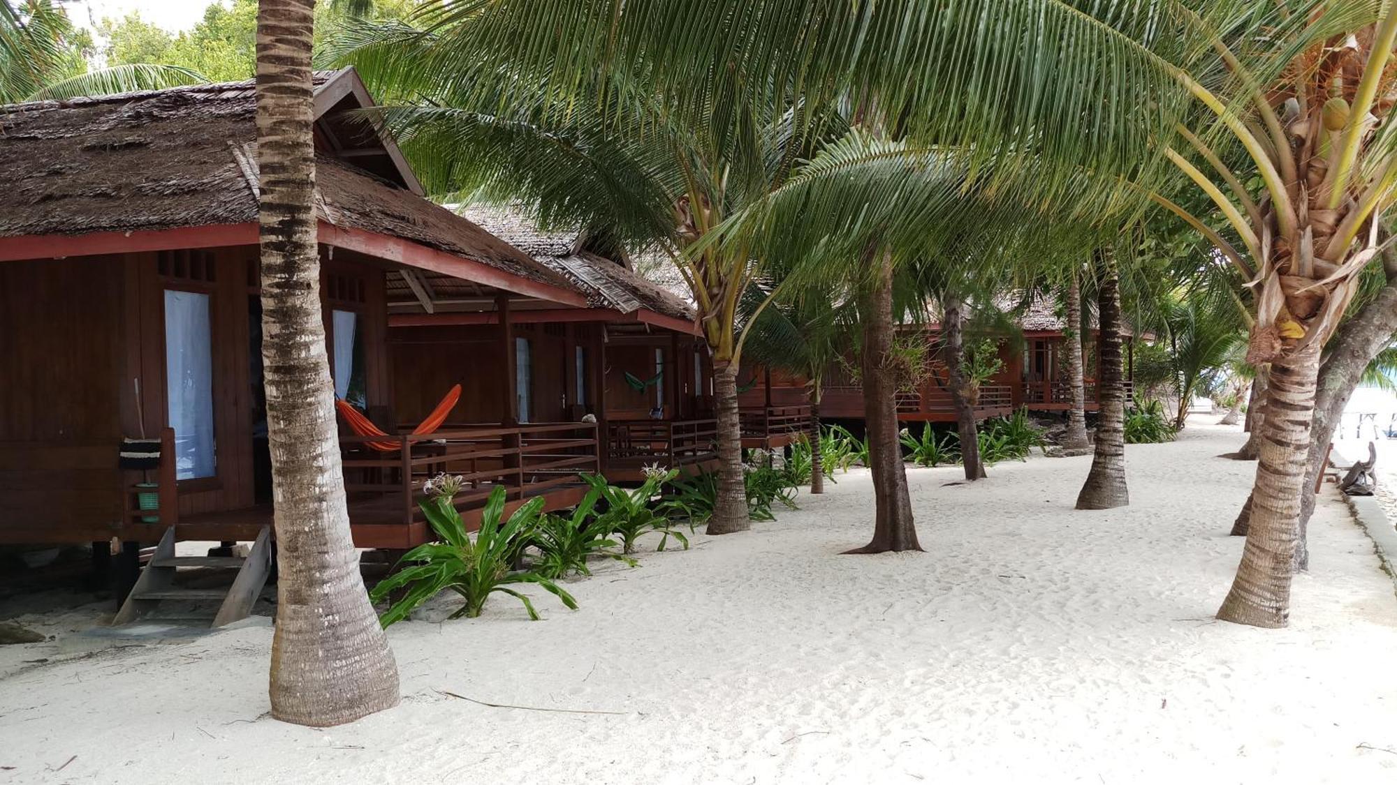 Bolilanga Island Resort - Togean Island Angkayo Bagian luar foto