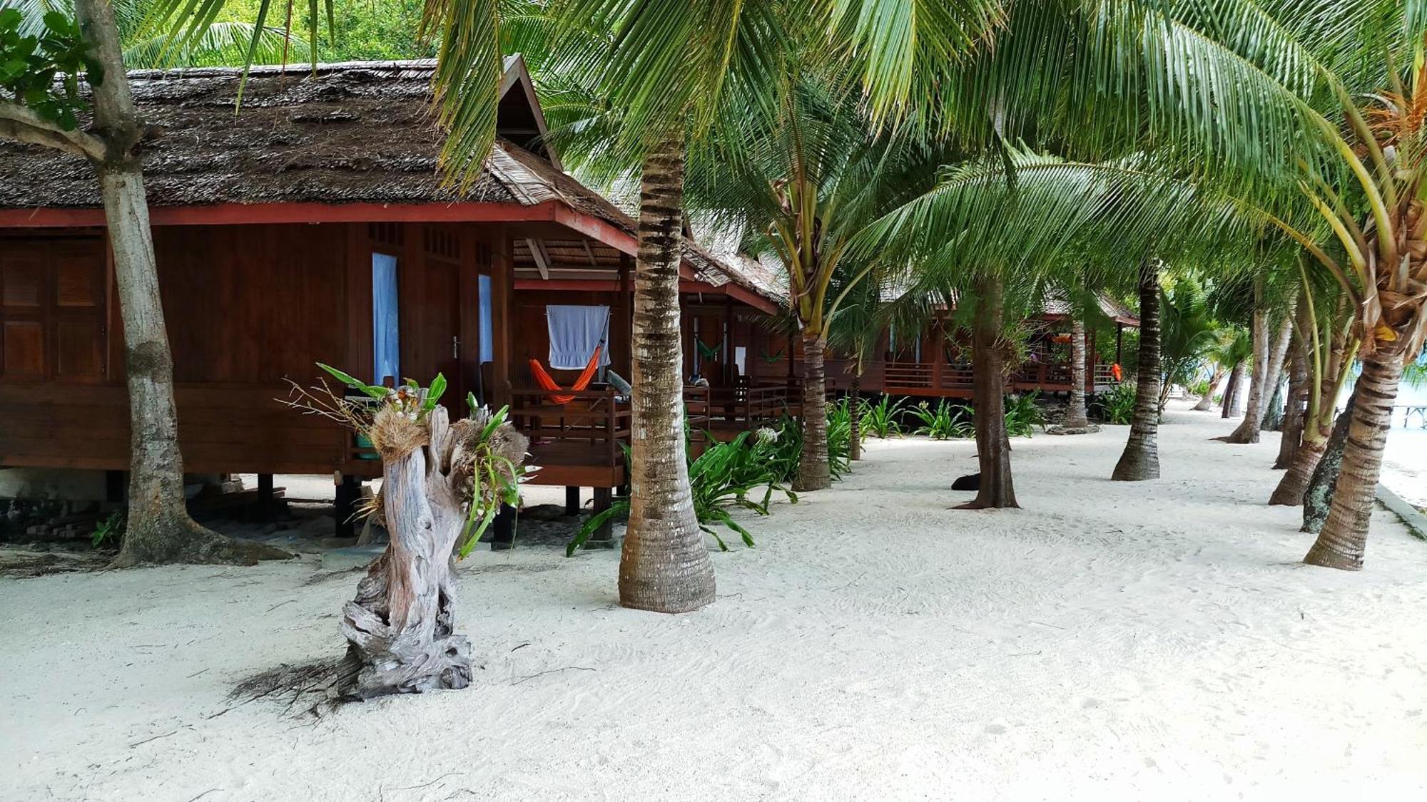 Bolilanga Island Resort - Togean Island Angkayo Bagian luar foto